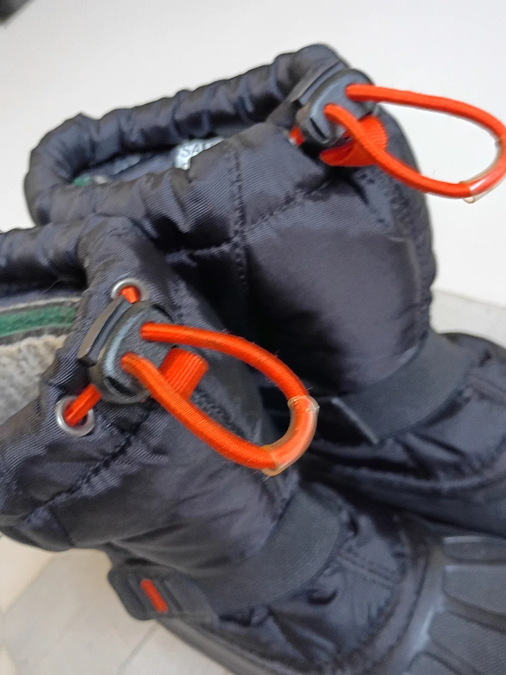 SOREL Kids Flurry Waterproof Winter Snow Boots Black Orange Red Size 12
